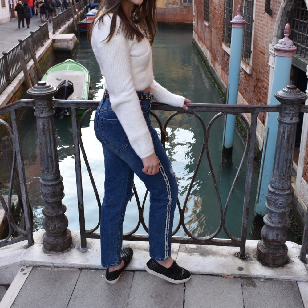 Straight Leg Ripped Jeans!